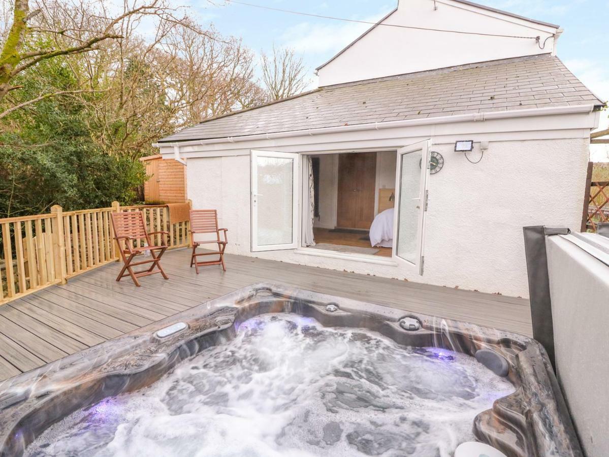 Crooked Hill Cottage Ammanford Exterior photo
